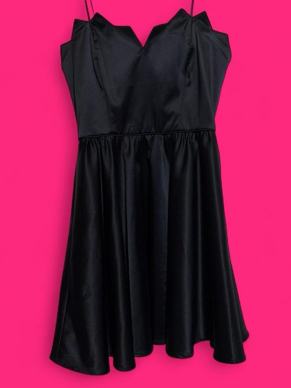 🖤🖤🖤 Black satin mini dress with spiky sweetheart strapless bust